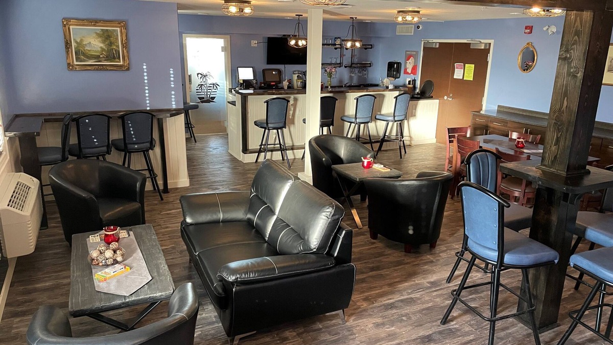 Pincher Creek Hotel | Travelodge by Wyndham Pincher Creek