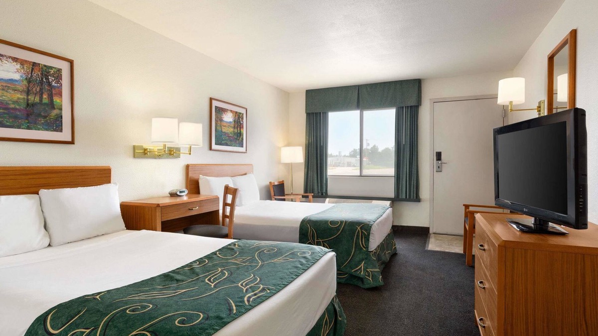 Sharon Springs Hotel | Travelodge by Wyndham Sharon Springs
