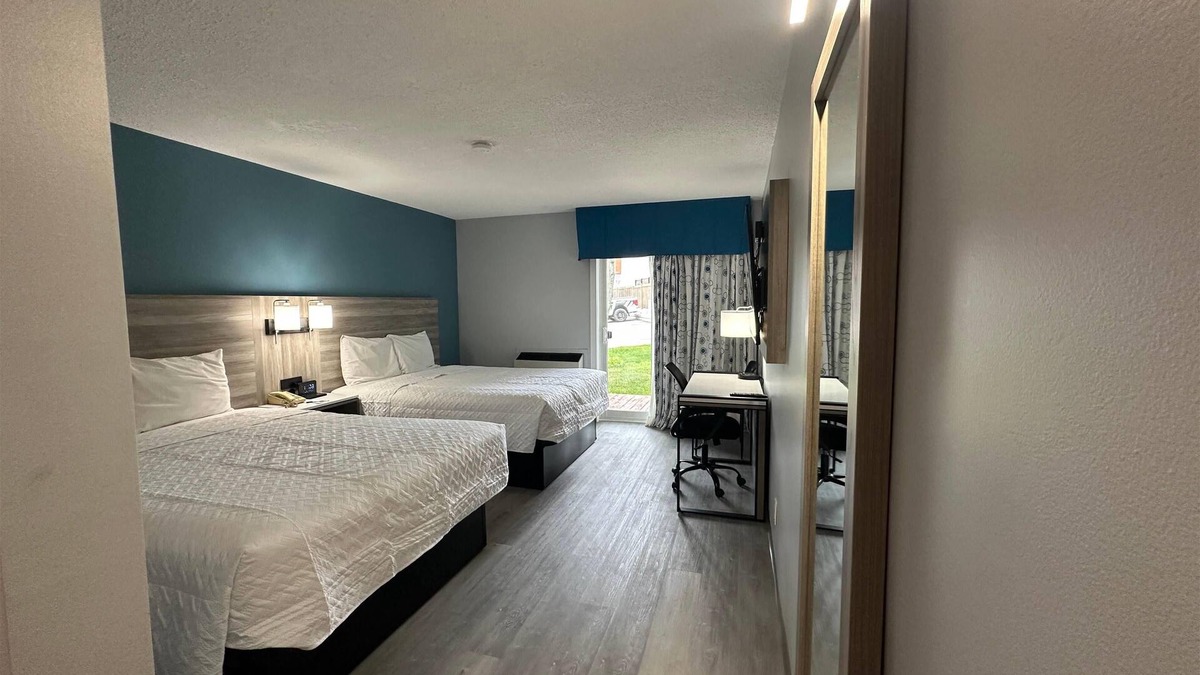 Bracebridge Hotel | Travelodge by Wyndham Bracebridge