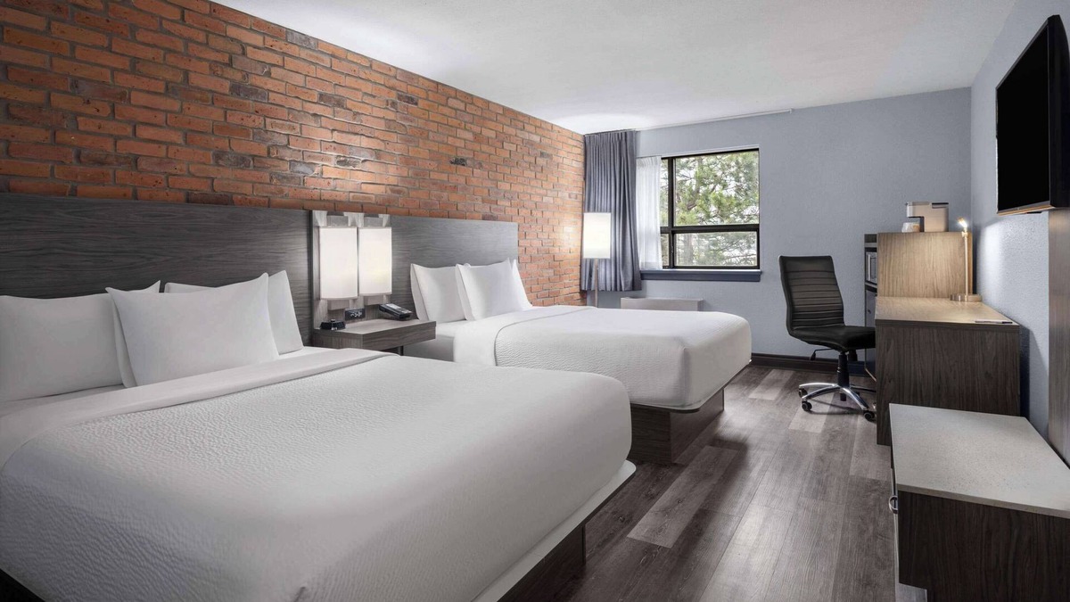 Barrie Hotel | Travelodge by Wyndham Barrie