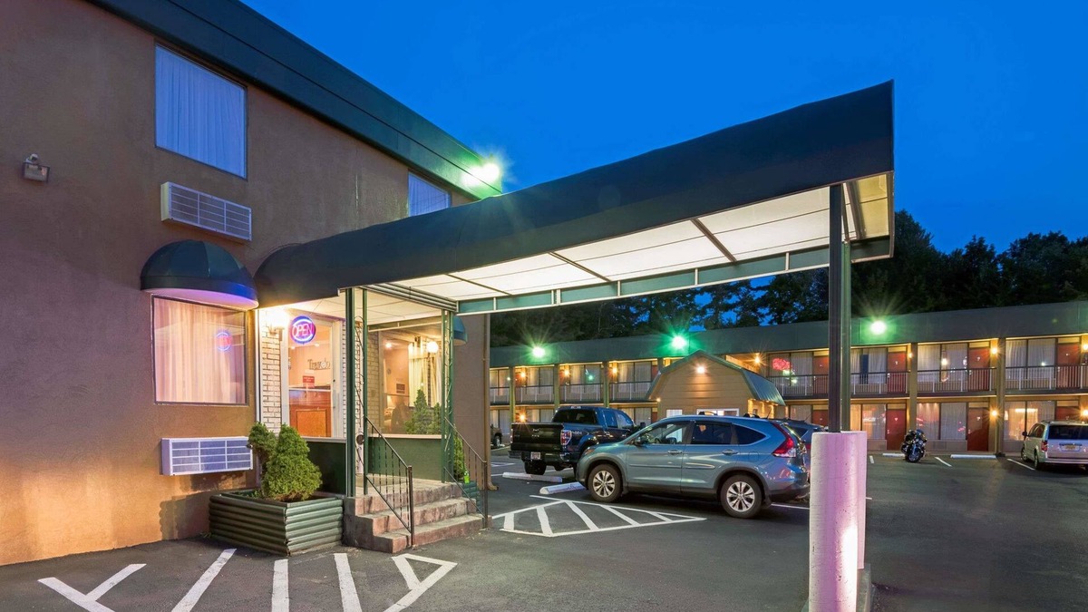 Sprague Hotel | Travelodge by Wyndham Beckley