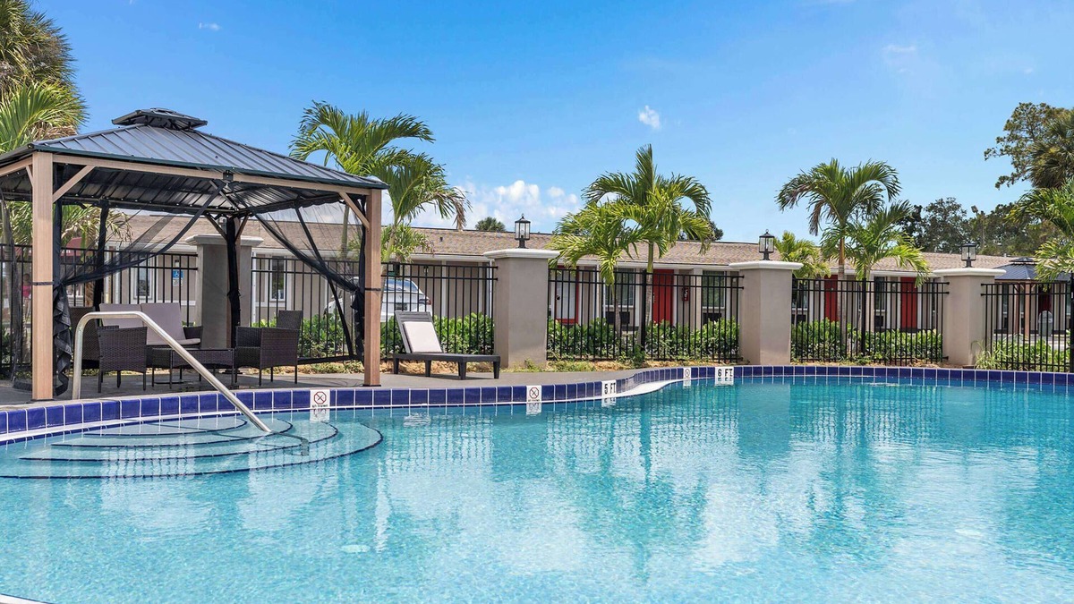 Florida Central Atlantic Coast Hotel | Travelodge by Wyndham Kissimmee/Orlando
