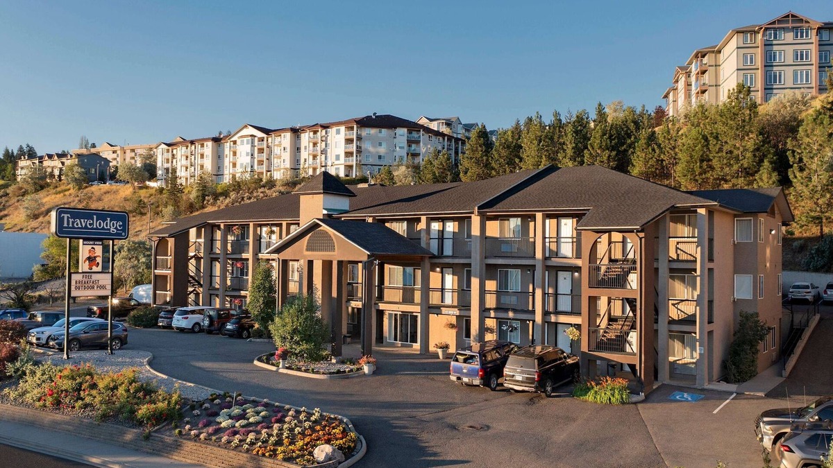 Kamloops Hotel | Travelodge by Wyndham Kamloops Mountview