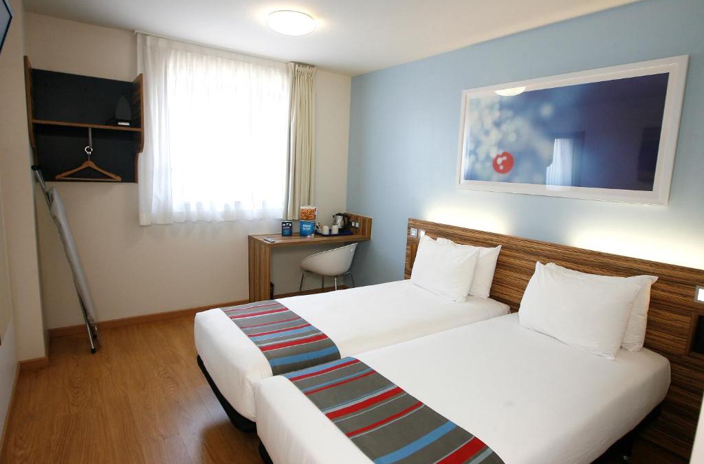 Manises Hotel | Travelodge Valencia Aeropuerto