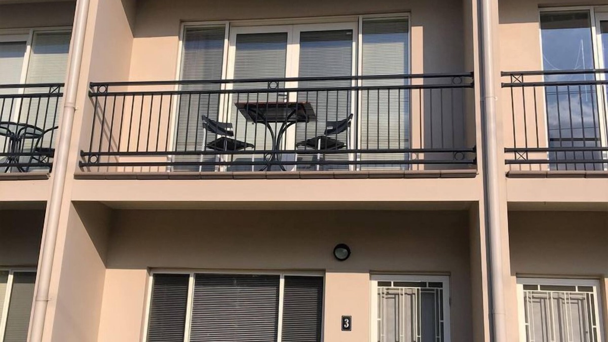 Wagga Wagga House | Travers Street Apartment with FREE Wi-Fi