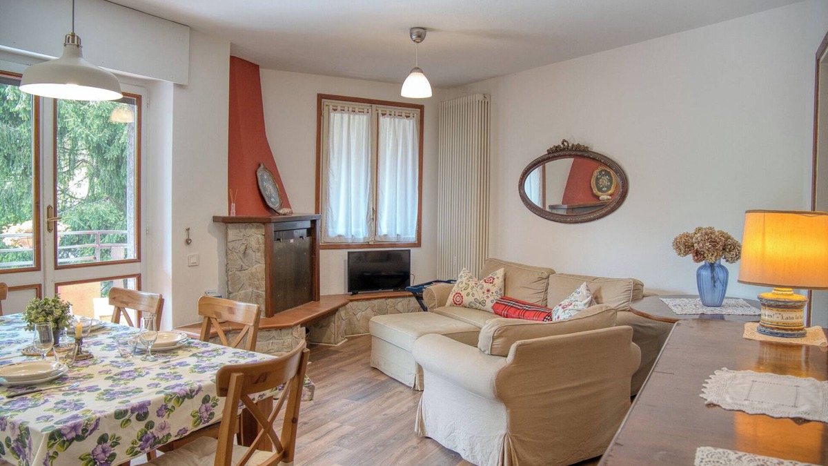Cremeno Apartment | Tre Pini Retreat - Two Bedroom Apartment, Sleeps 6