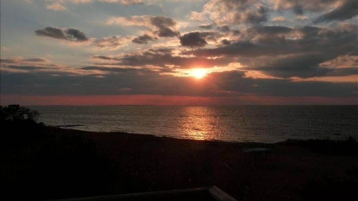 Ocracoke Cottage | Treasure Chest/Charming 1 BR Waterfront Accommodation