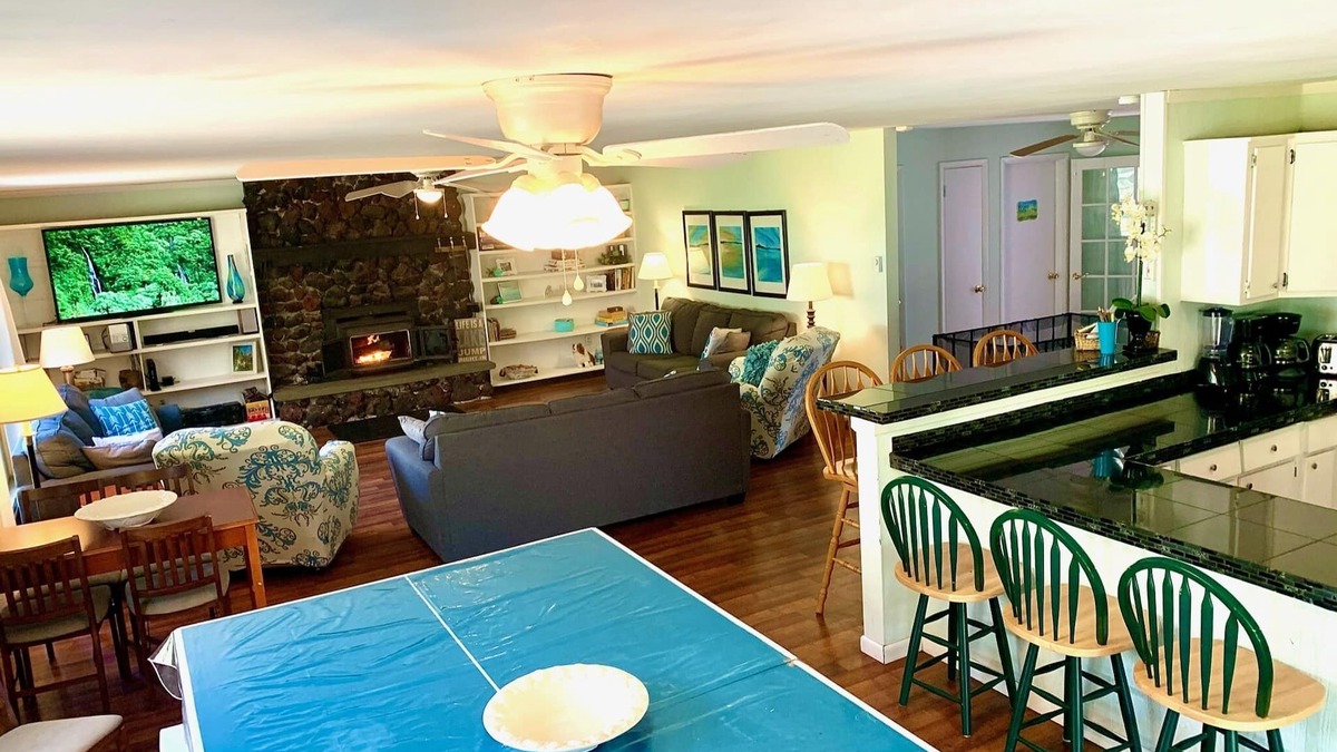 Treasure Lake House | Treasure Lake Vacation Rental (Sleeps 16!)