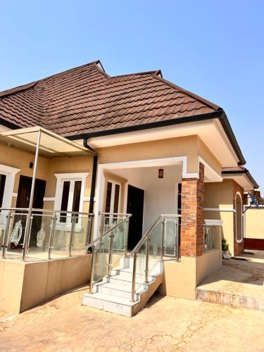 Ofin House | Treasure Park & Garden, Golf Estate. Simawa
