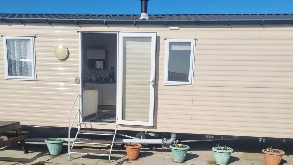 Newton Cabin | Trecco Bay Porthcawl 2-Bed Caravan, Sleeps 6