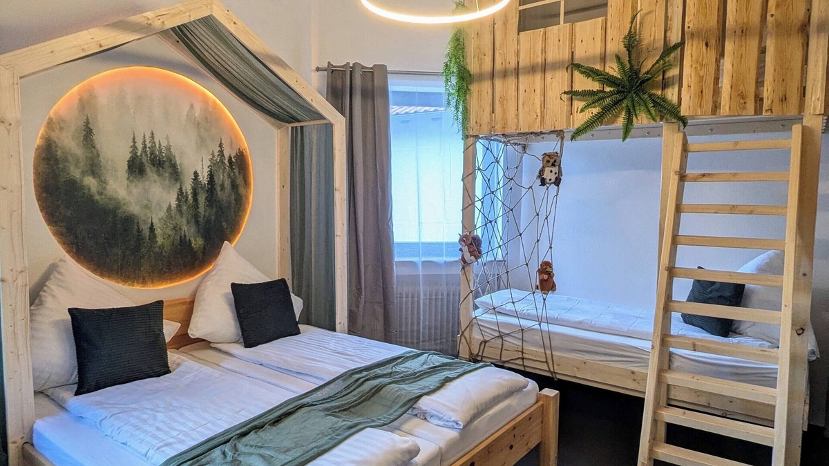 Schoenau an der Brend Apartment | Tree house suite - family-friendly with play corner and unique bunk bed