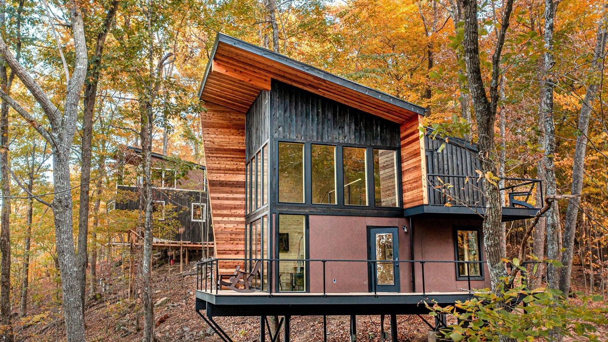 Beersheba Springs Cabin | Tree Loft 2 in the trees on a bluff in the Cumberland mountains