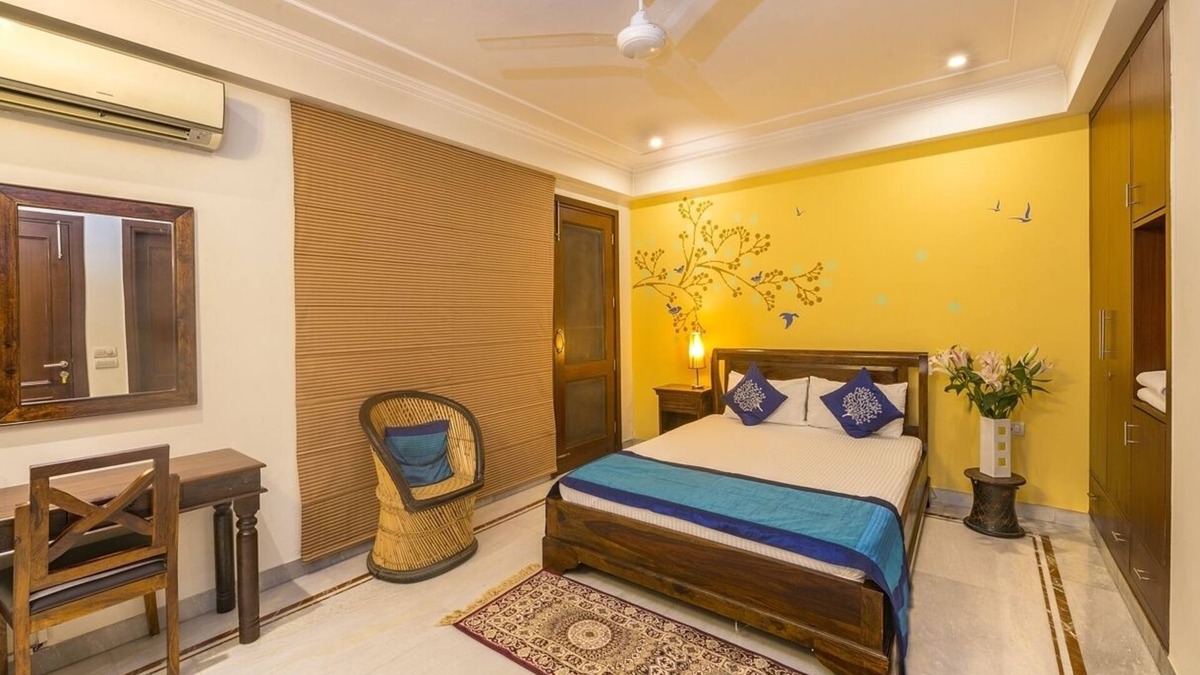 Saket Bed & Breakfast | Tree of Life bed and breakfast