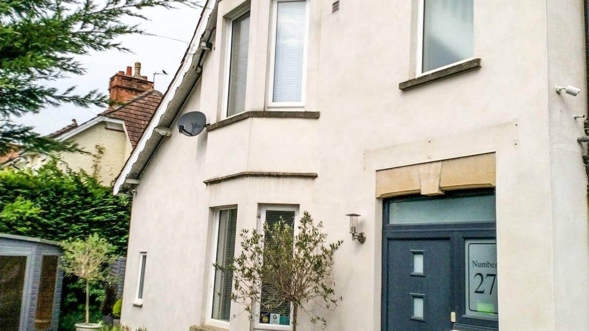 Glastonbury Cottage | TREE OF LIFE HOUSE, NUMBER 27 BERE LANE, pet friendly in Glastonbury