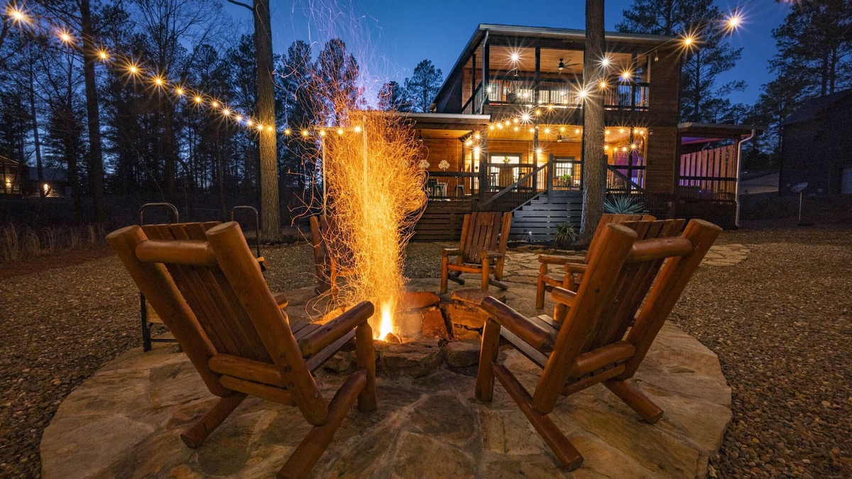 Broken Bow Cabin | Tree of Life - Peaceful Creekside Stay w/Hot Tub, 2 Decks, Gas Grill, Sleeps 8