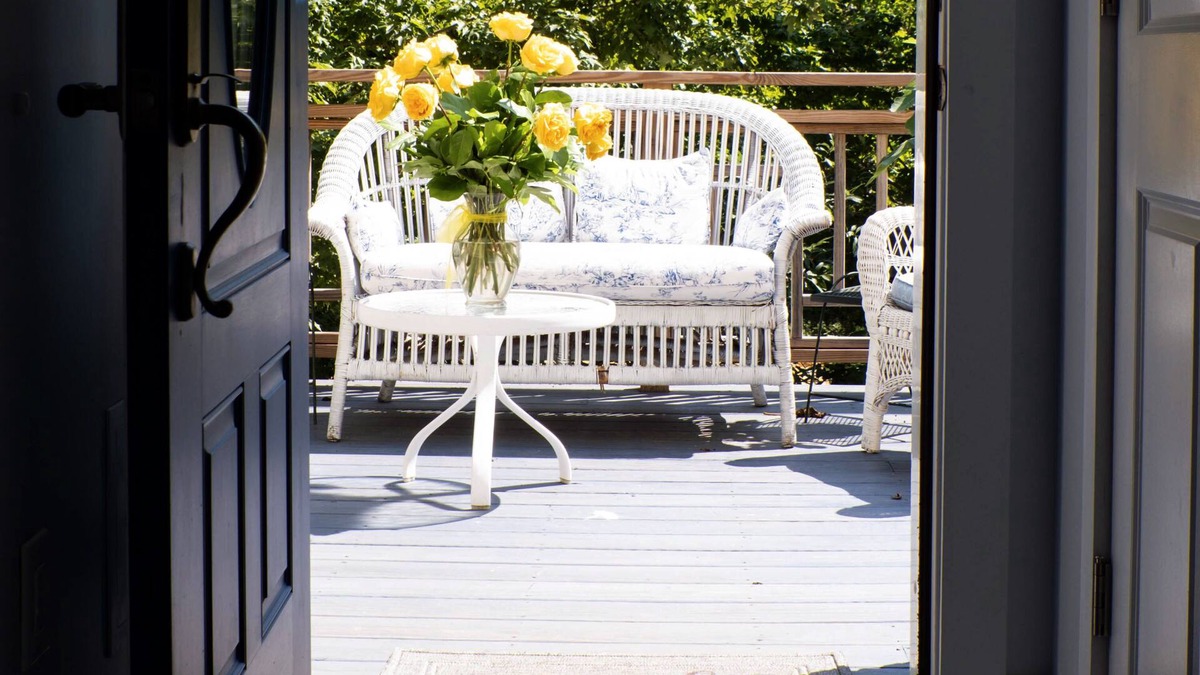 Glenford Apartment | Tree Top HideAway - Rural Apartment