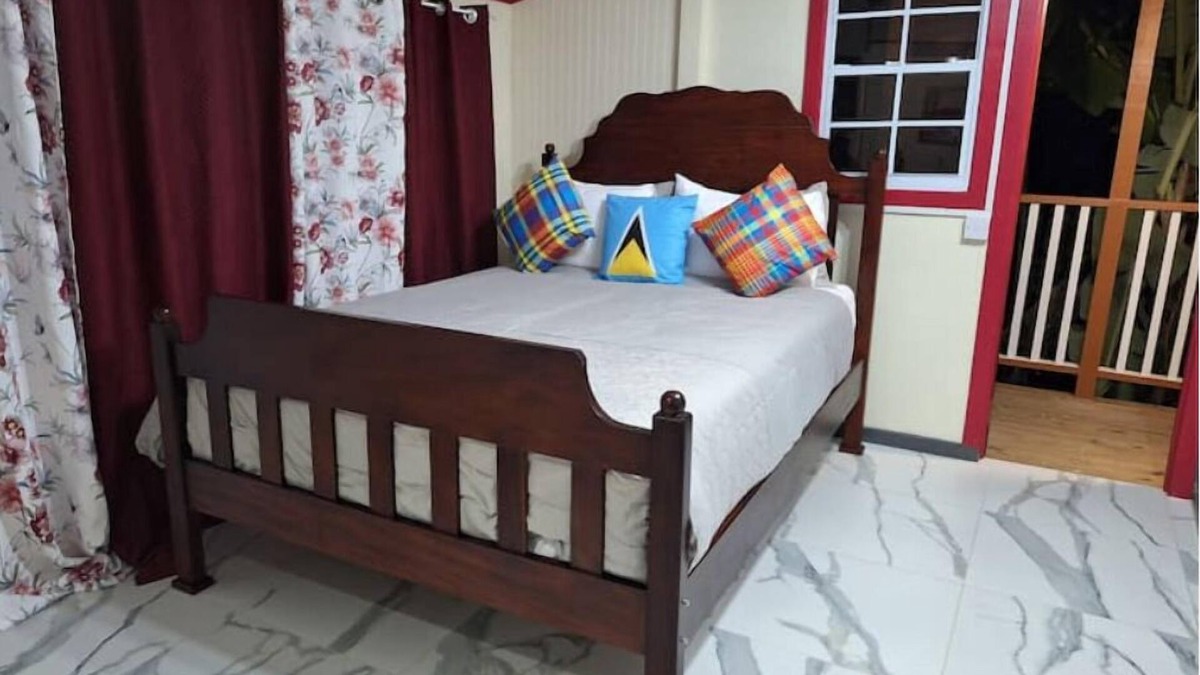 Laborie Apartment | Tree View Escape 3