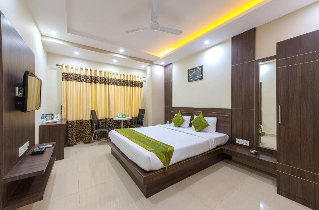 Kalighat Hotel | Treebo Globe International Near Kalighat Mandir
