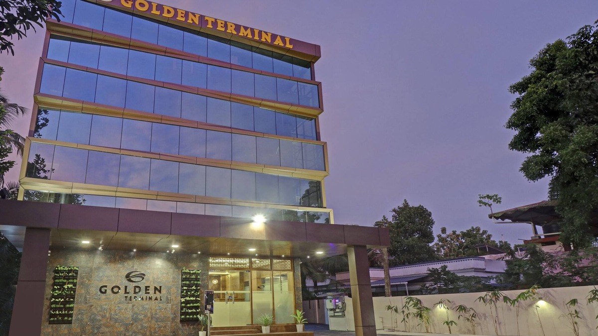 Nedumbassery Hotel | Treebo Golden Terminal, Kochi Airport