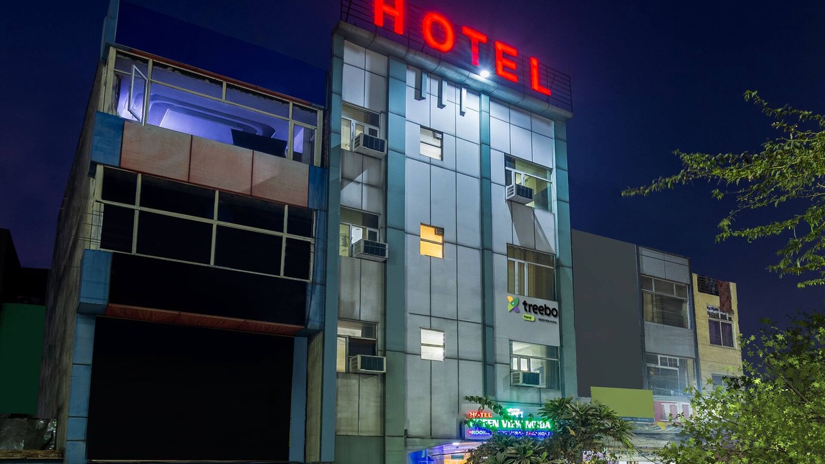 Sector 62 Hotel | Treebo Green View, Noida