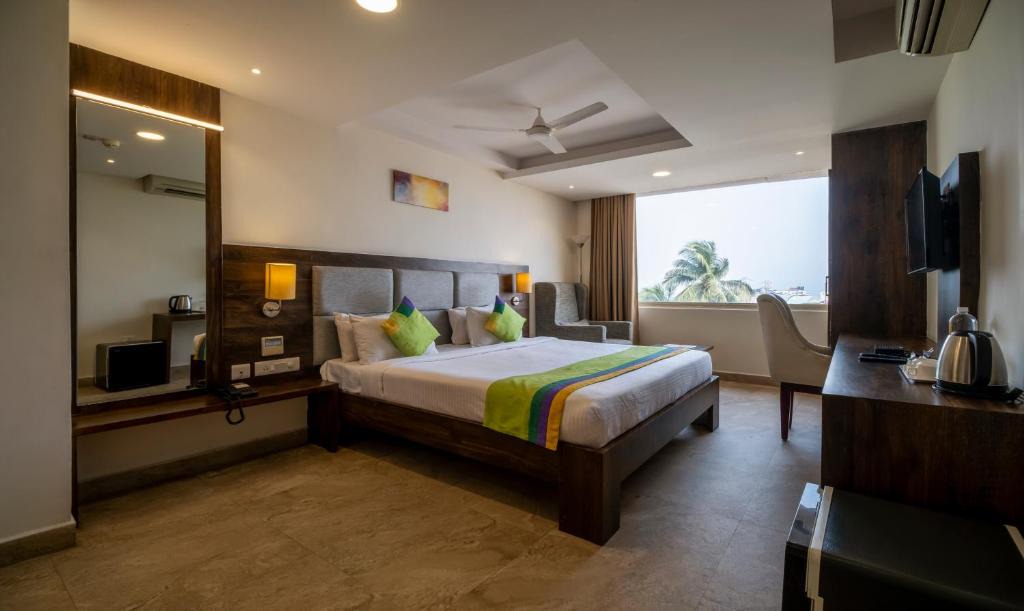 Visakhapatnam Hotel | Treebo PL Grand, Vishakapatnam