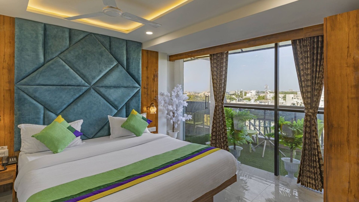 Paldi Hotel | Treebo Prince Plaza