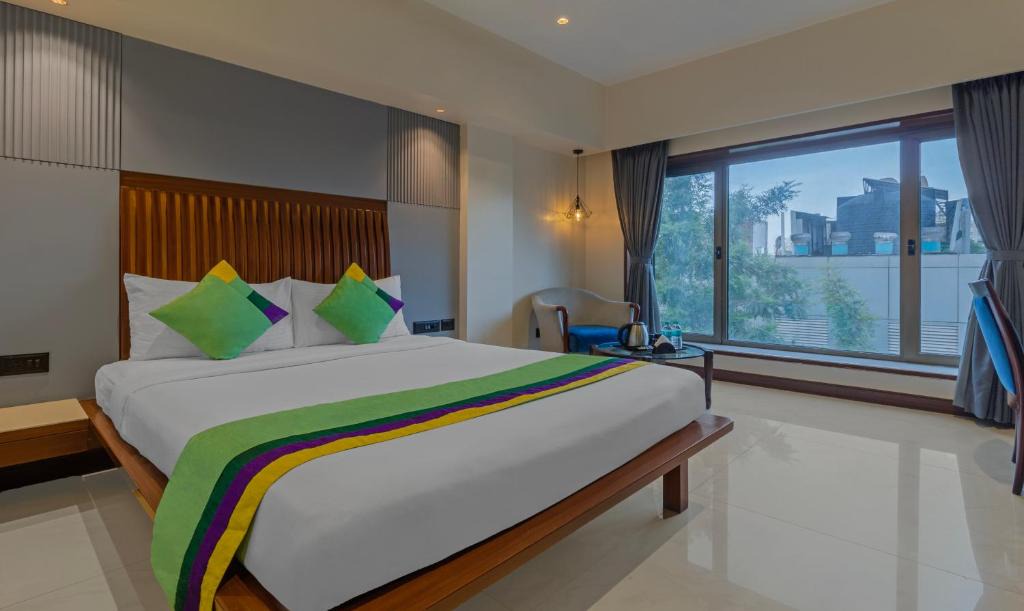Pune Hotel | Treebo Regency - Bund Garden, Dhole Patil Road