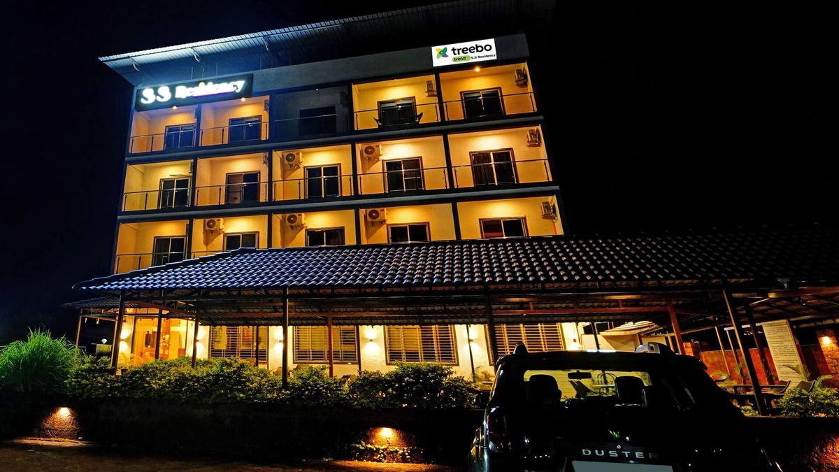 Dapoli Hotel | Treebo Ss Residency with Mountain view