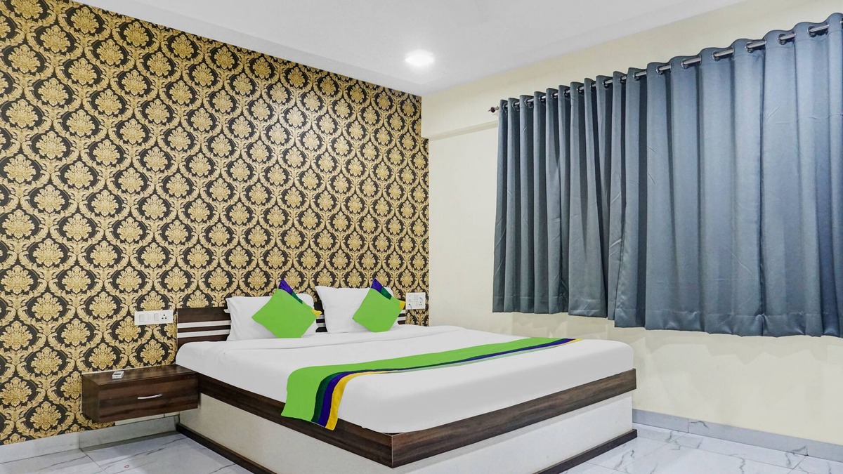 Pimpri - Chinchwad Hotel | Treebo Trend Emerald Tree Chakan