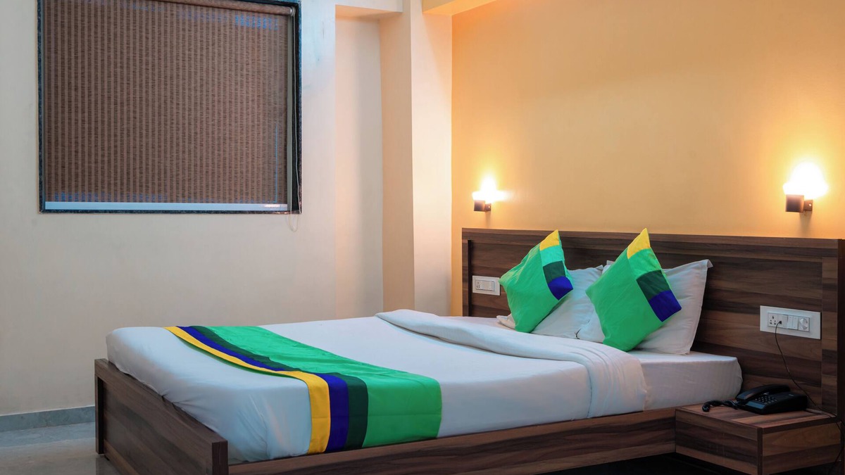 Pune Hotel | Treebo Trend The White Castle