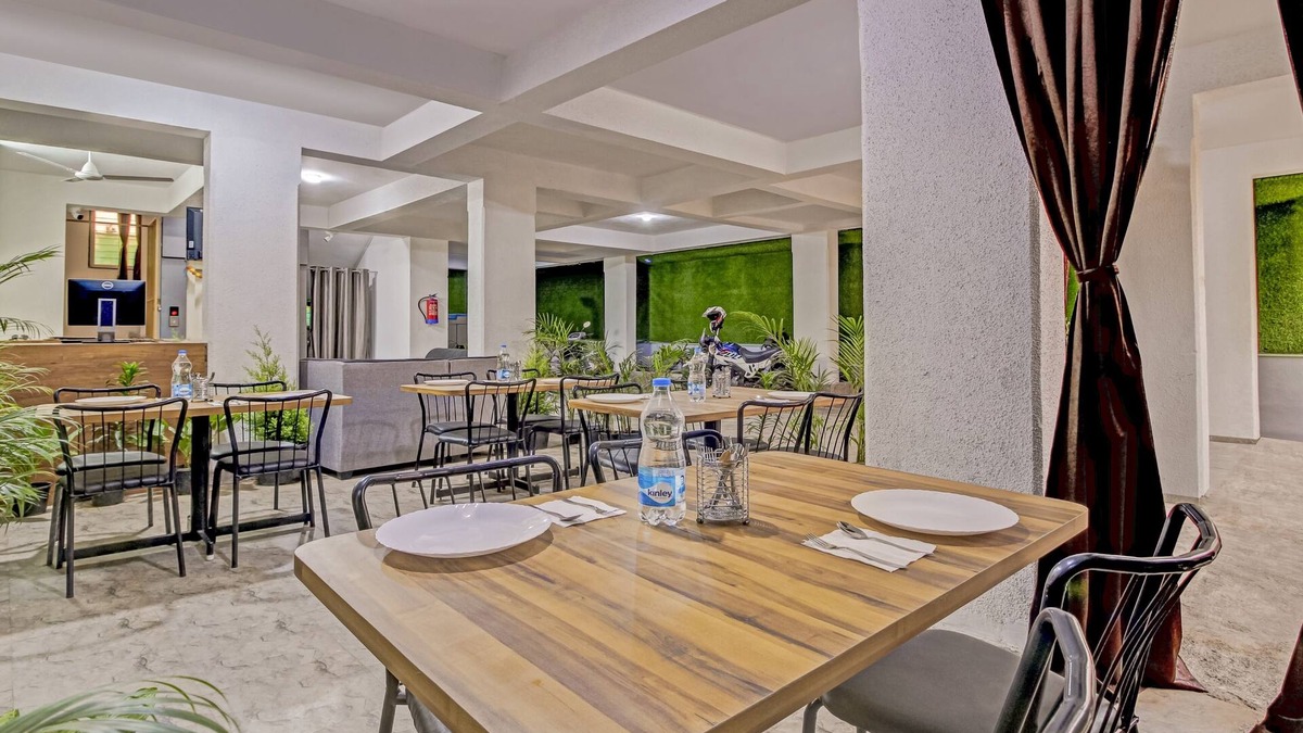 Kharadi Hotel | Treebo White House