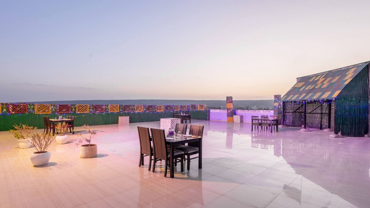 Gurugram Hotel | Treebo White Rock, Sohna Road