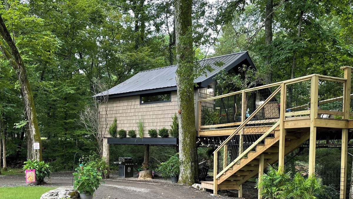 Mount Juliet House | Treebreeze: A whimsical TREEHOUSE experience