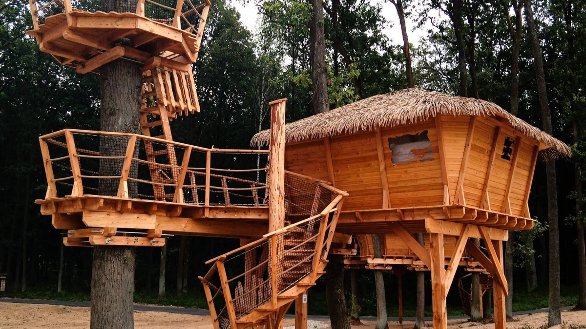 Hradec Kralove House | Treehouse 2 by Interhome