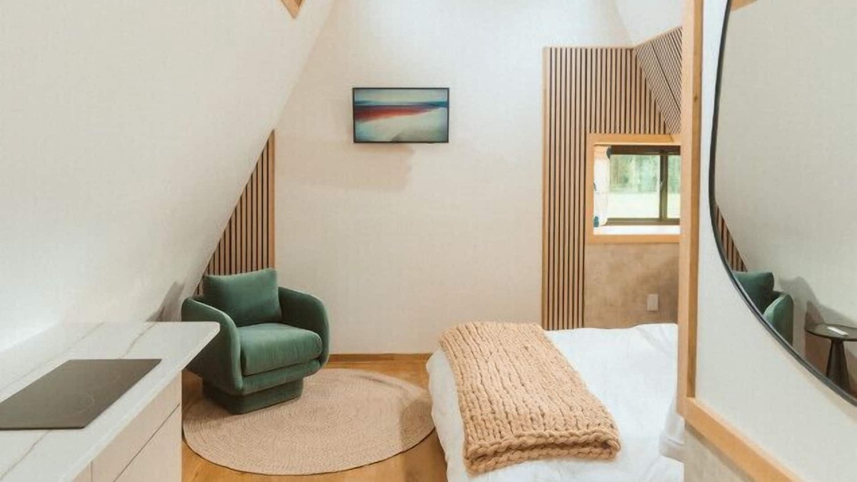 Sodus Cabin | Treehouse 4 · Wander INN Treehouse & spa with private hot tub