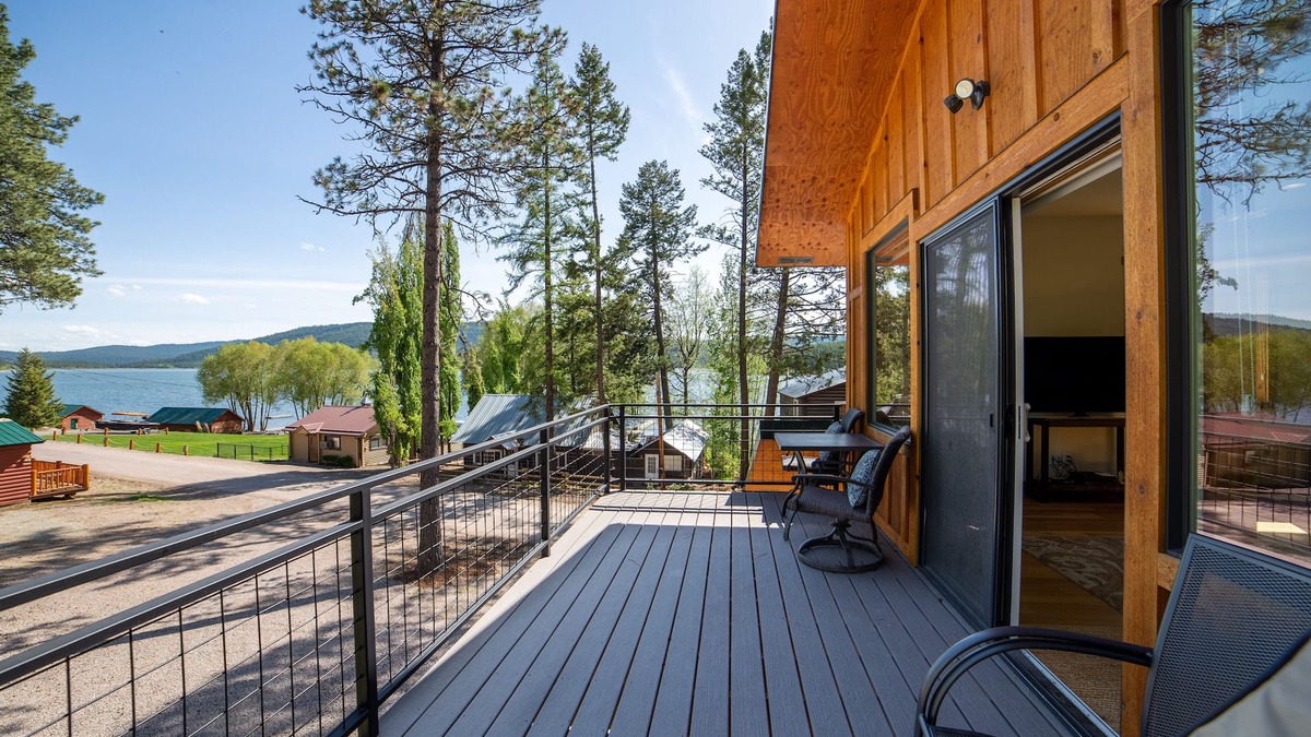 Lake Mary Ronan Apartment | Treehouse-Beautiful Loft Views of Lake Mary Ronan