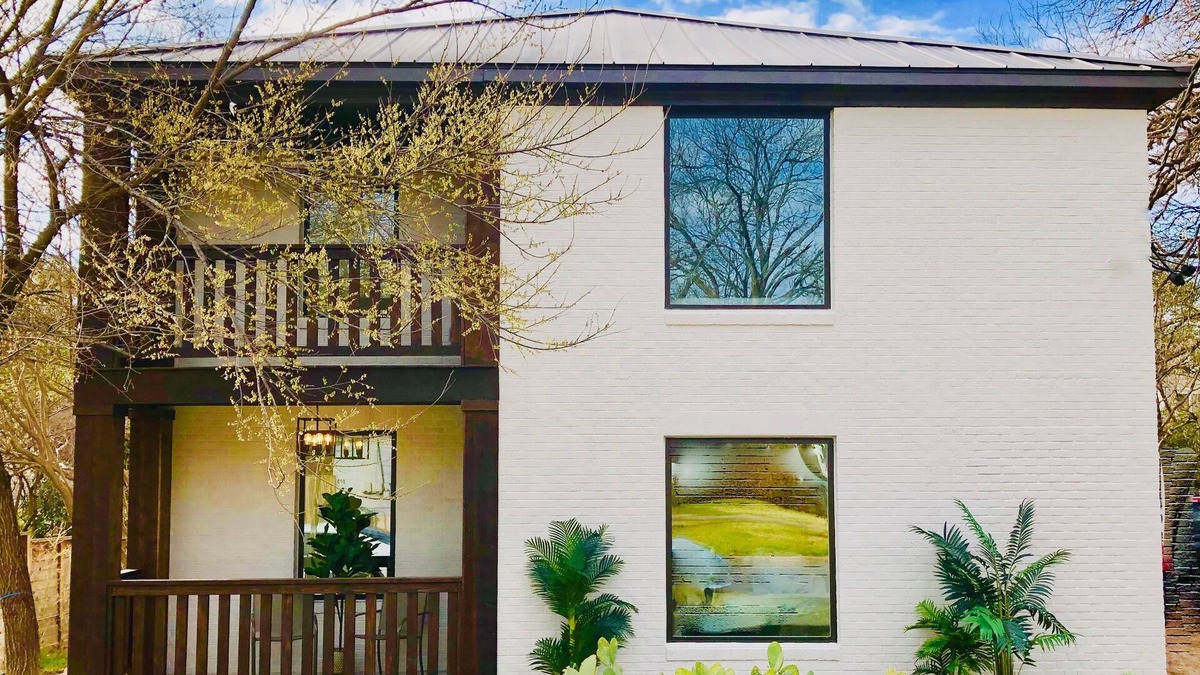 North University House | Treehouse Living near St. Davids Hospital/UT/Capitol