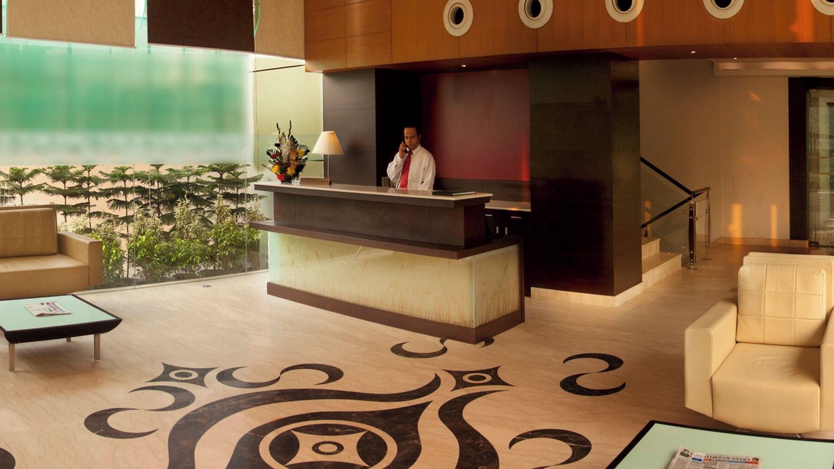 Old Gurgaon Hotel | TreeHouse Queens Pearl