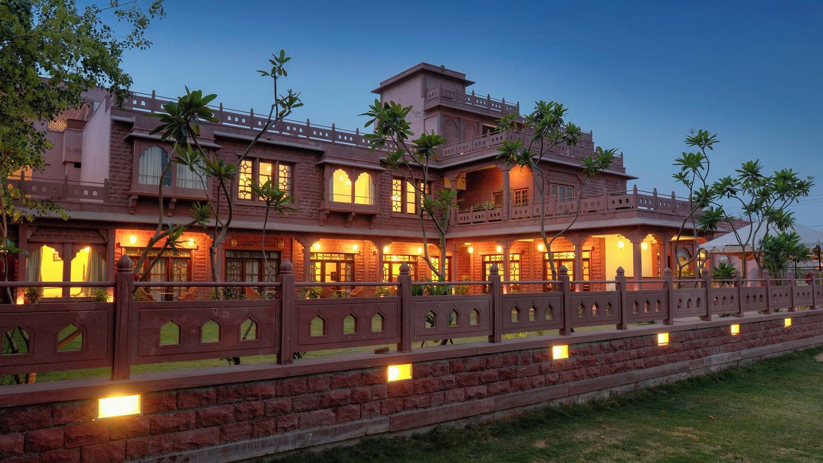 Barli Hotel | TreeHouse Rajbagh