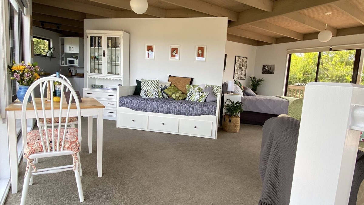 Tura Beach Apartment | Treehouse Studio