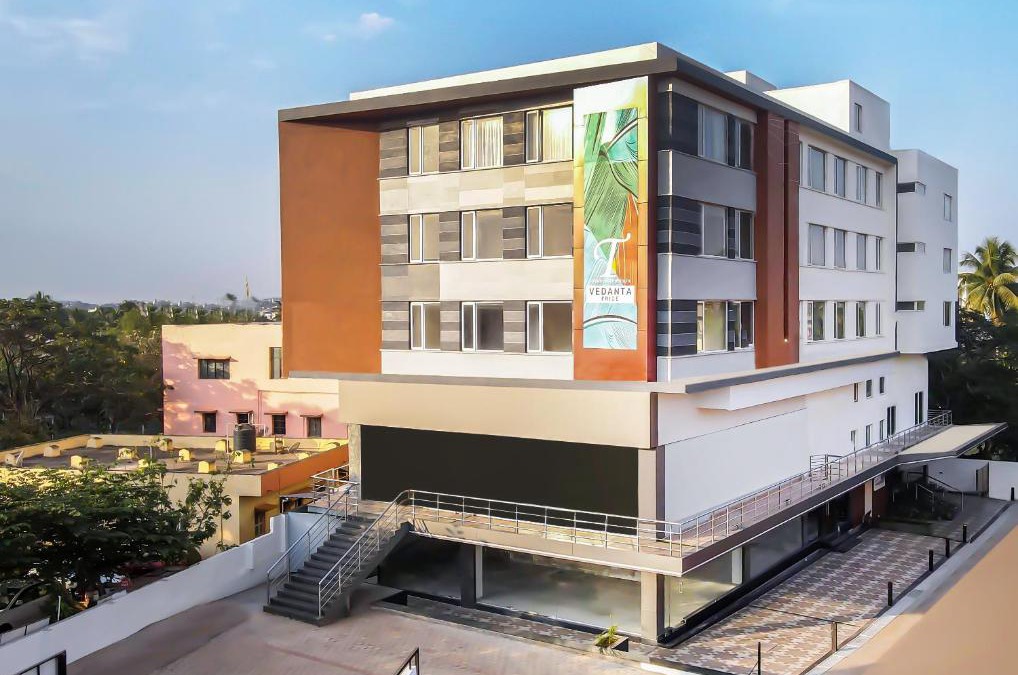 Hubli Hotel | TreeHouse Vedanta Pride