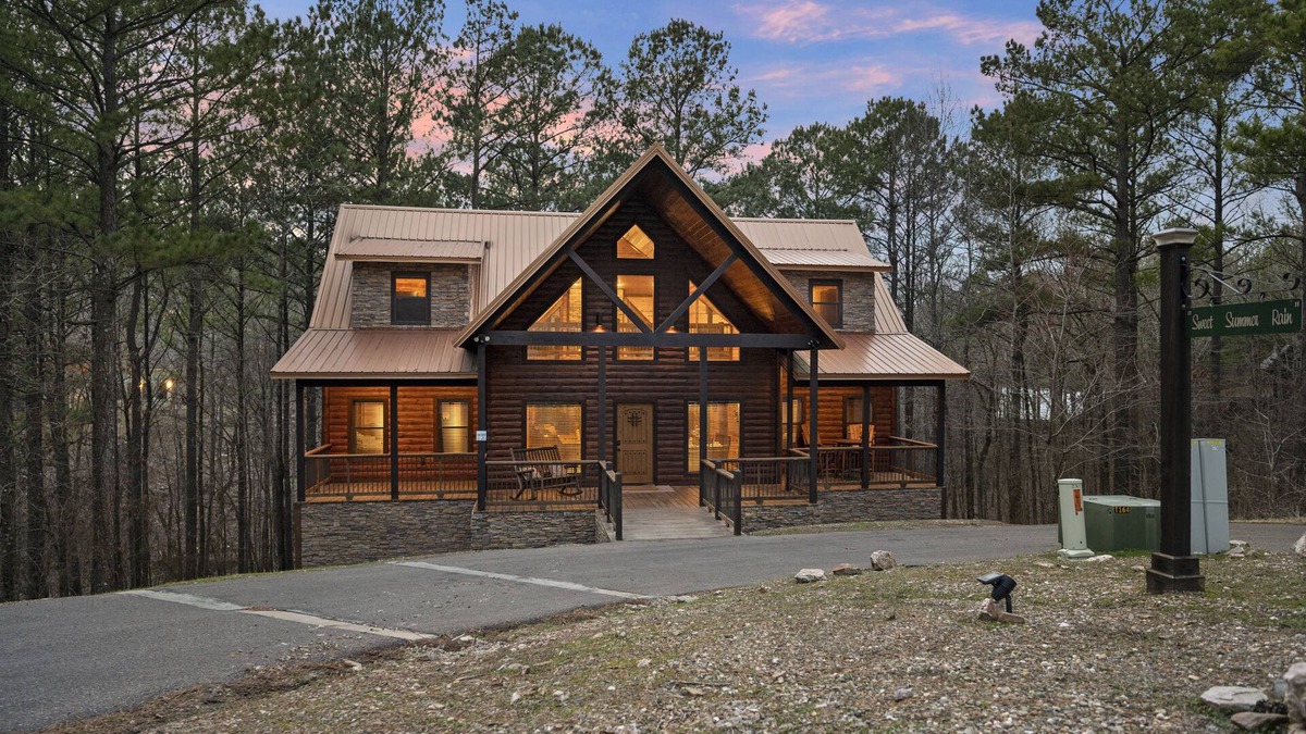 Broken Bow Cabin | Treehouse View- Secluded Luxury Cabin w/Game Room + Hot Tub + Creek