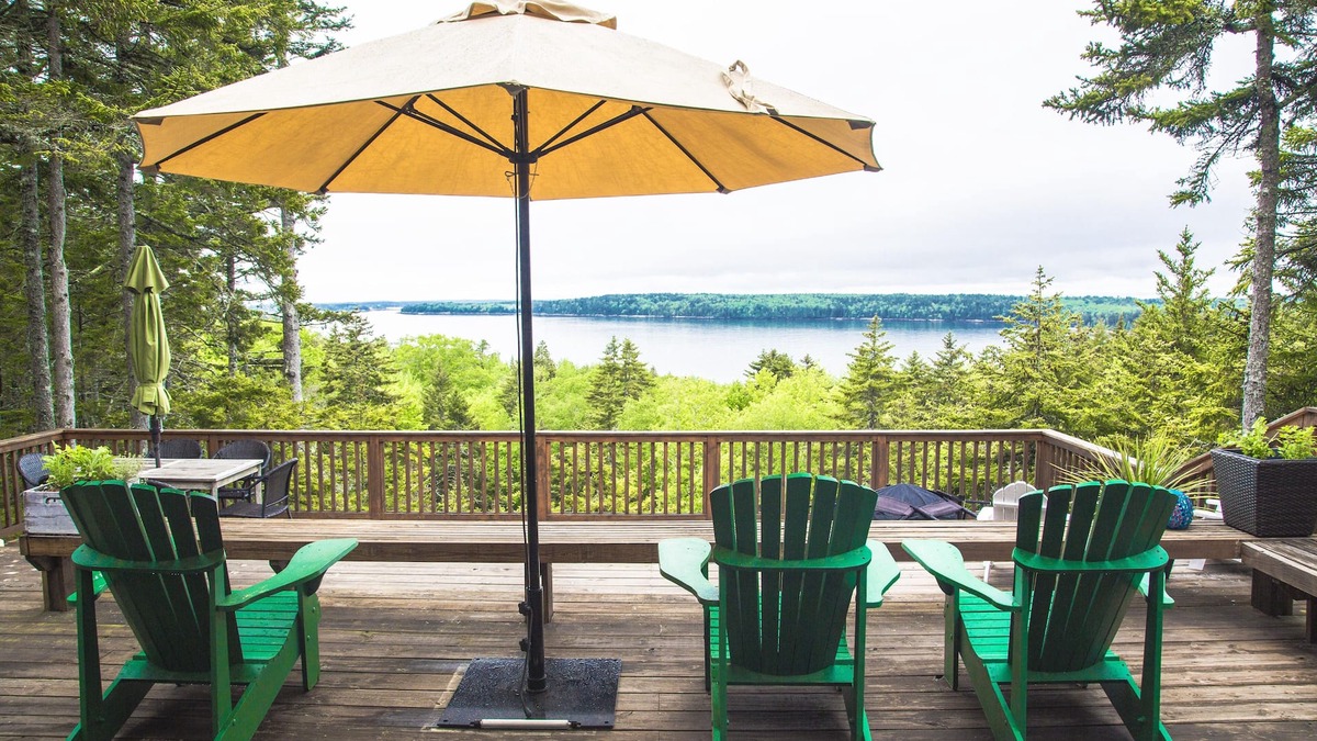 Friendship Ski Chalet | Treehouse with stunning ocean Views from expansive deck + Frontage on Forest l