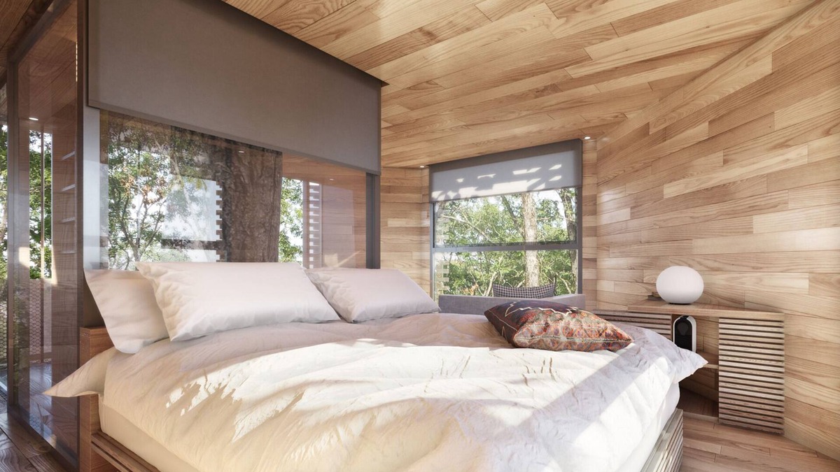 Raray Bed & Breakfast | Treehouse with walkway to a jacuzzi