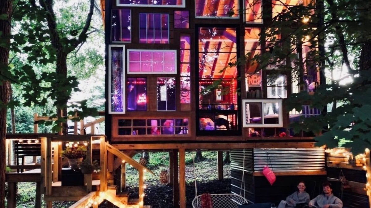 Doyle Apartment | Treehouse with Wall of Windows#Love#Waterfalls#OutdoorMovieNight#TNStateParks