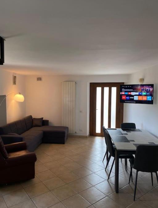 Longano Apartment | TreeStay - Ampio appartamento moderno completo di tutto