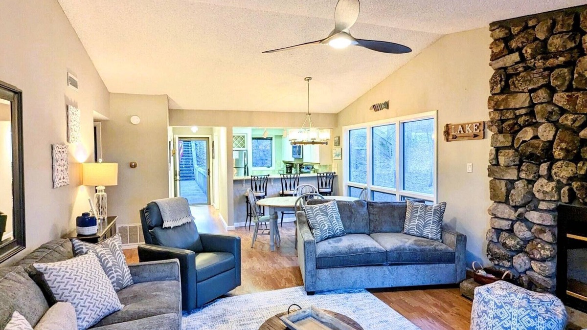 Mount Ida Condo | Treetop Getaway, 2 bed, 2 bath at Mountain Harbor on Lake Ouachita