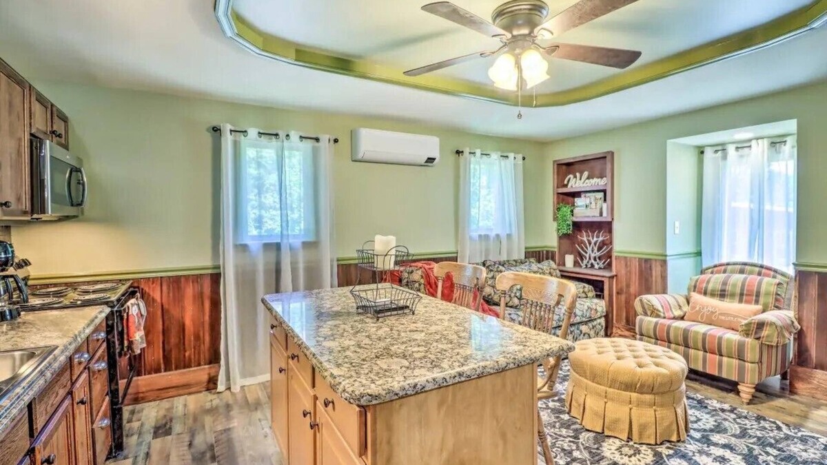 Brockton Apartment | TreeTop Loft Apartment with River & Mountain on 10-Acres