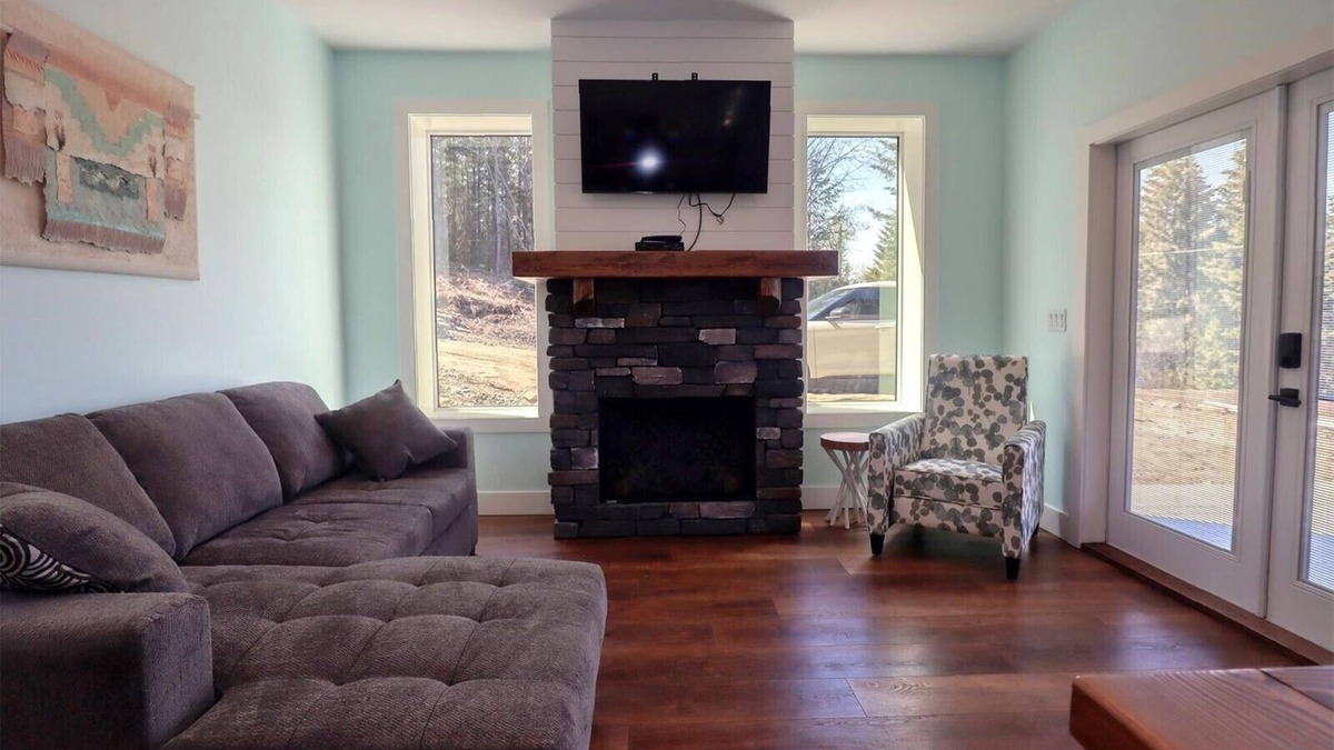 Blind Bay Apartment | TREETOP PARADISE SUITEnBreathtaking lake and mountain views 5 min from the beach