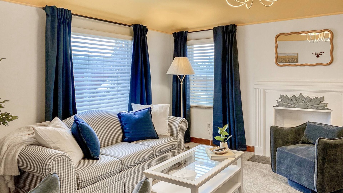 Grandview Heights Condo | Treetop Suite - Sauna - King Bed - Garage